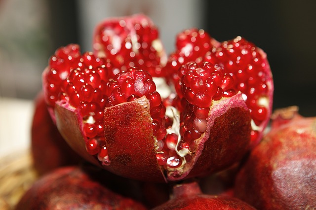 3 Juice Recipes To Help You Enjoy Heart-Healthy Pomegranate